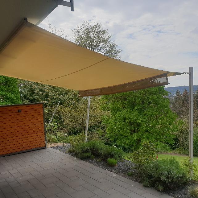 Referenz | Höschler GmbH | Sonnensegel mit Schattenplus | Privatkunde